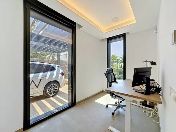 4-bedroom Villa In Calpe, Spain (346 M²)