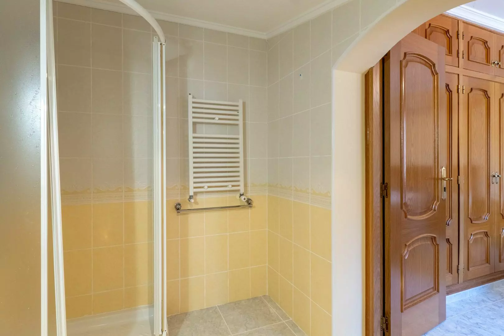 3-bedroom Villa In Jalon – Xalo, Spain (253 M²)