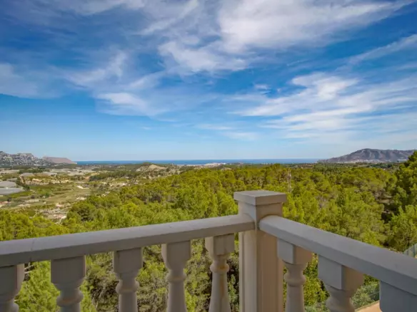 8-bedroom Villa In La Nucía, Spain (900 M²)