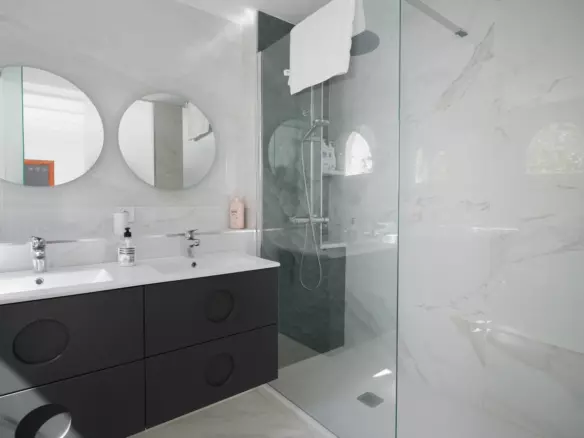 3-bedroom House In Oliva, Spain (289 M²)