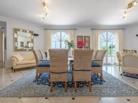 5-bedroom Villa In Pedreguer, Spain (392 M²)
