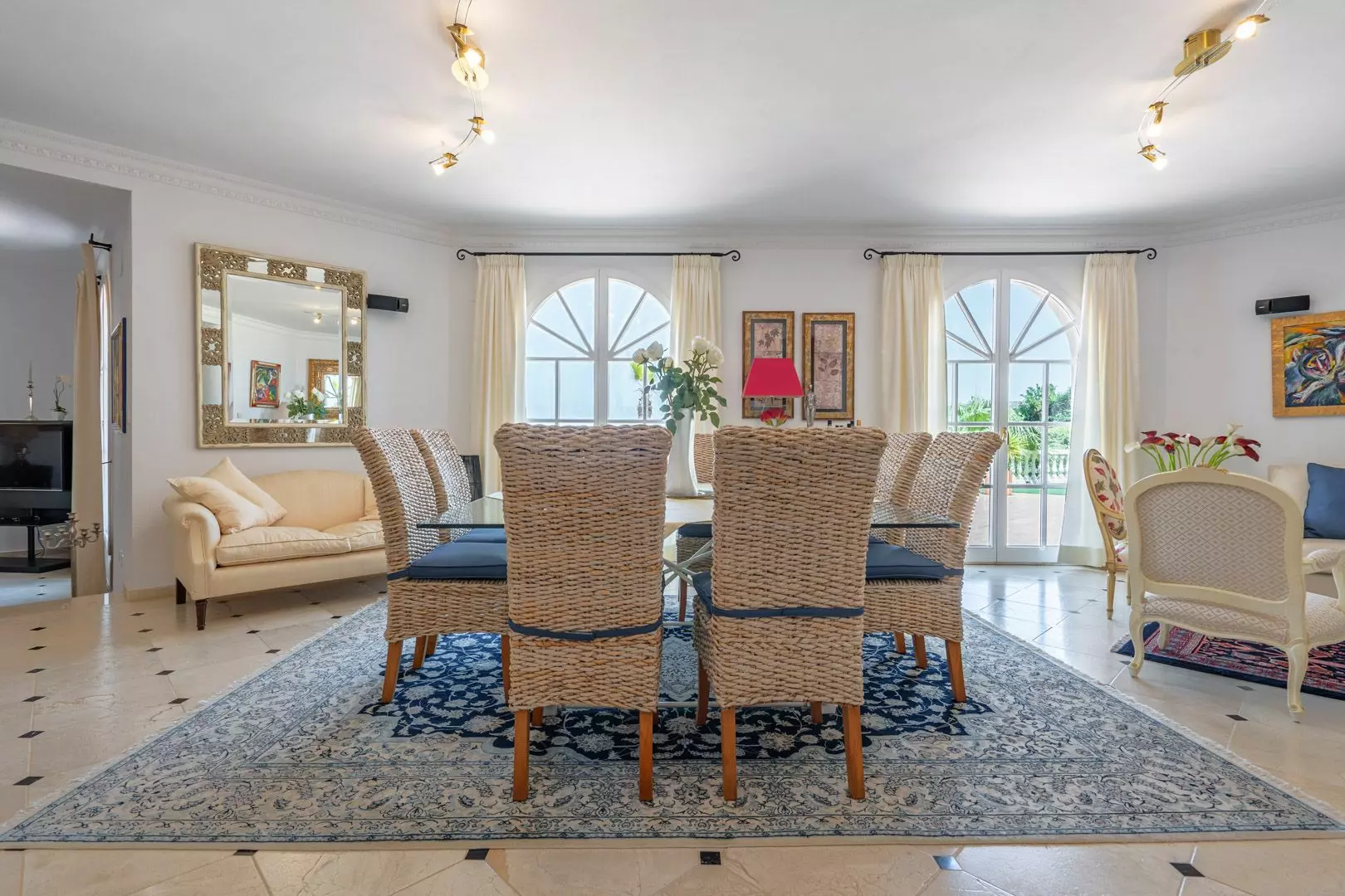 5-bedroom Villa In Pedreguer, Spain (392 M²)
