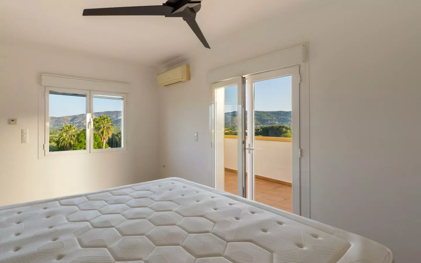 4-bedroom Villa In Beniarbeig, Spain (376 M²)