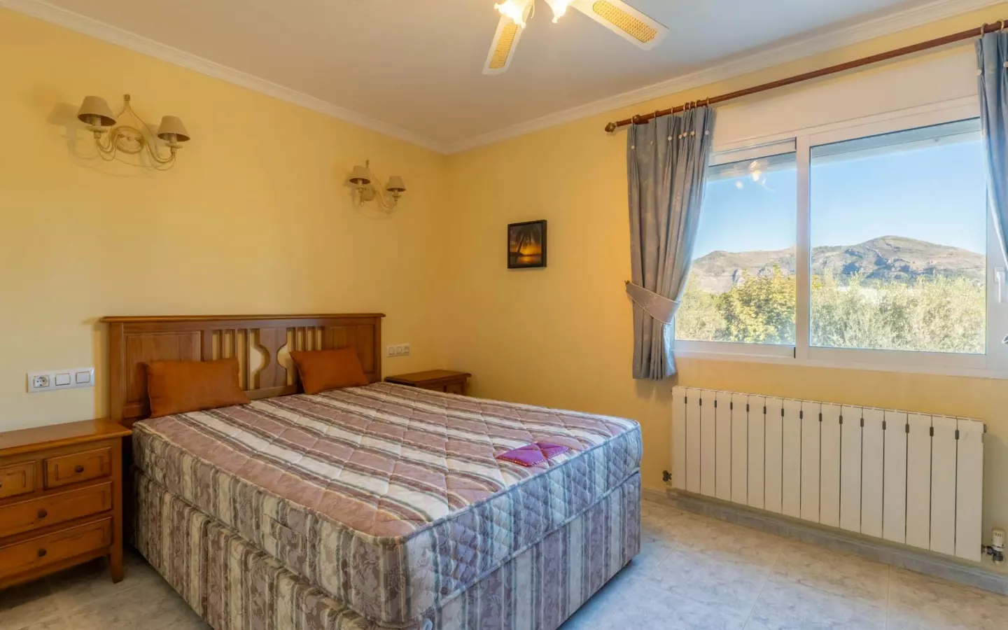 3-bedroom Villa In Jalon – Xalo, Spain (253 M²)