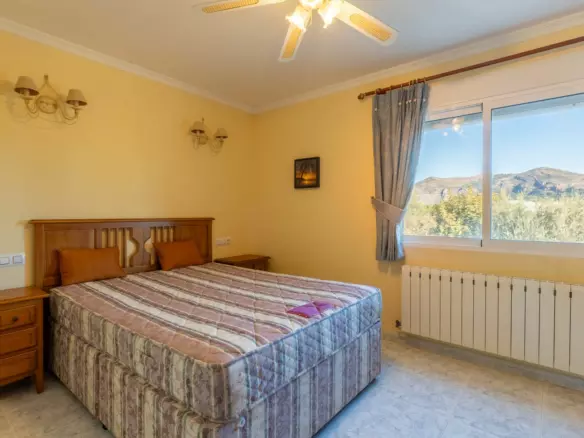 3-bedroom Villa In Jalon – Xalo, Spain (253 M²)