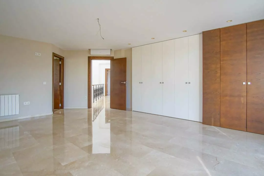 5-bedroom Villa In L’alfas Del Pi, Spain (810 M²)