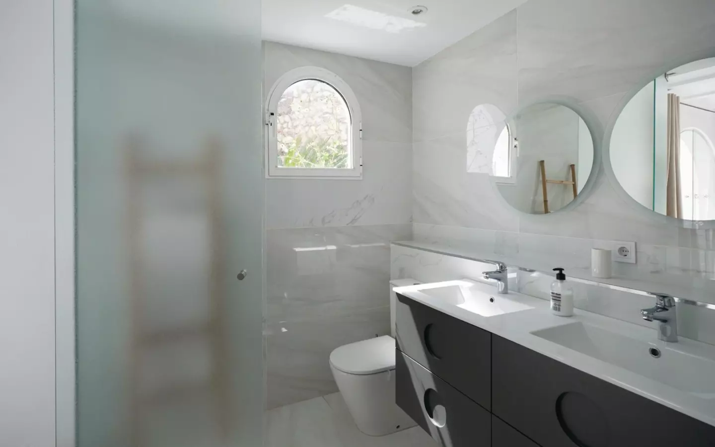 3-bedroom House In Oliva, Spain (289 M²)
