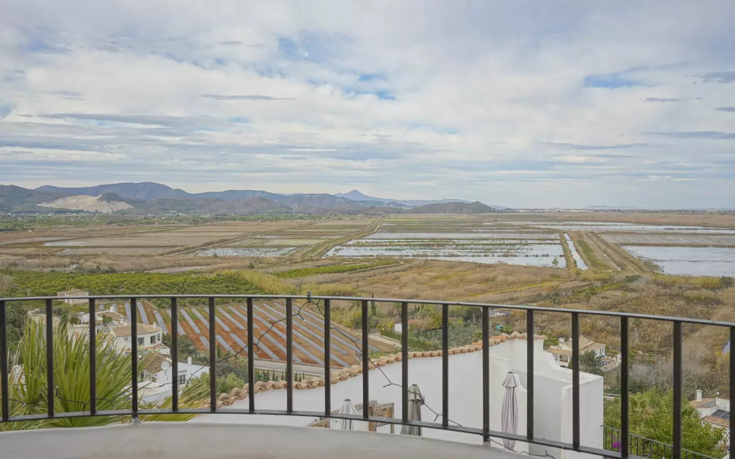 5-bedroom Villa In El Rafol D’almunia, Spain (307 M²)
