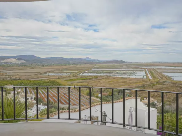 5-bedroom Villa In El Rafol D’almunia, Spain (307 M²)