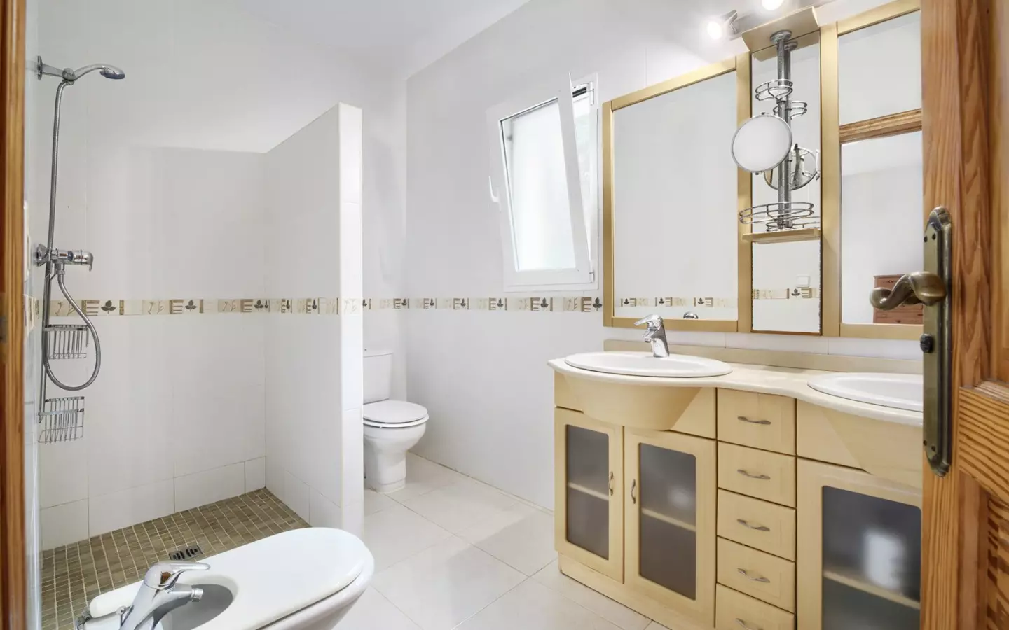 4-bedroom Villa In Jávea – Xàbia, Spain (257 M²)