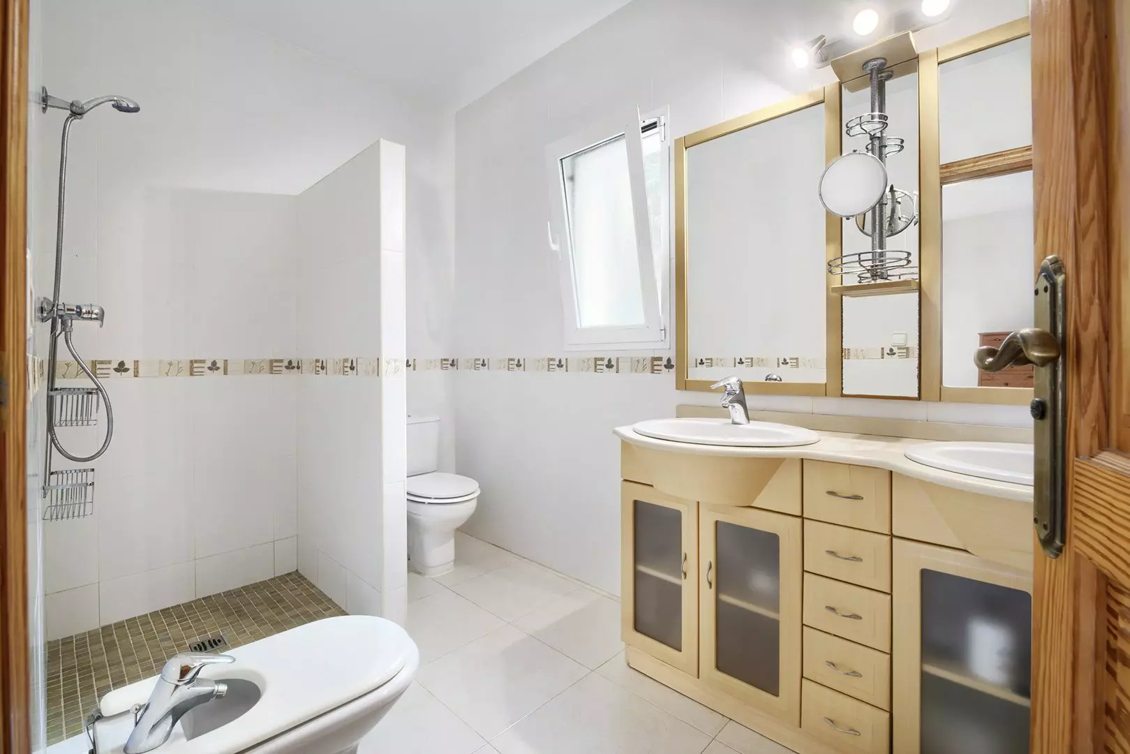 4-bedroom Villa In Jávea – Xàbia, Spain (257 M²)