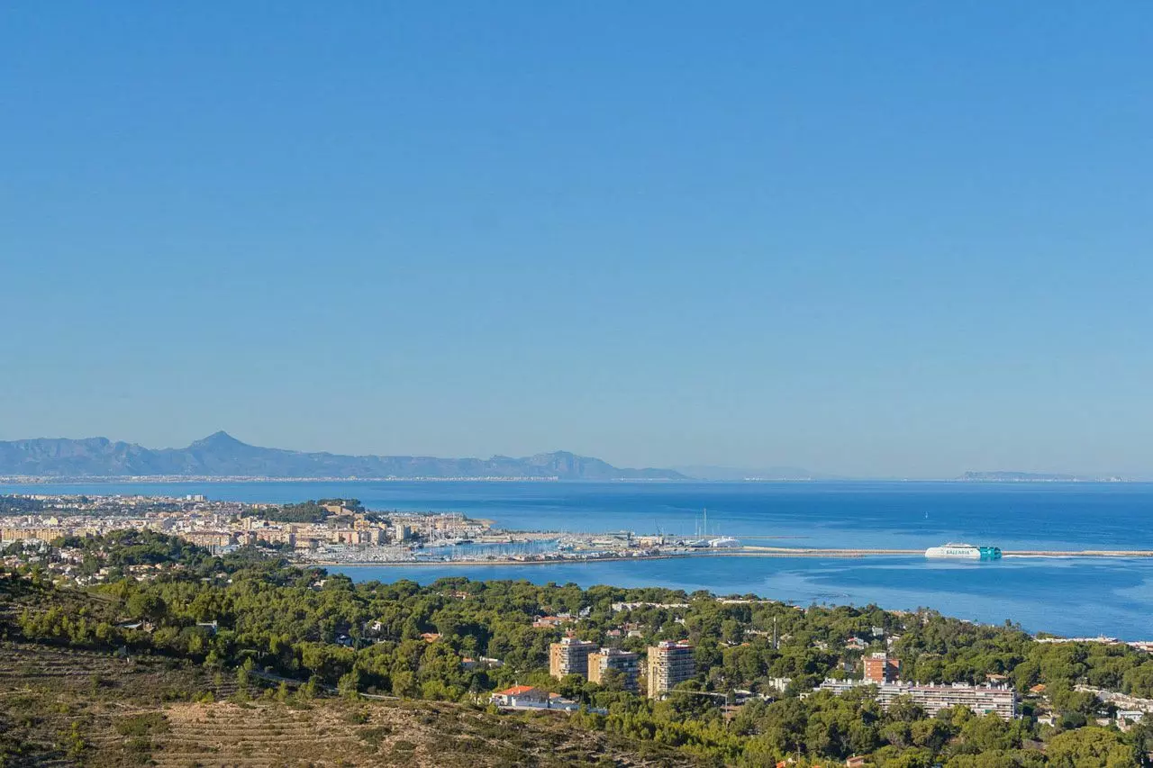 2-bedroom Apartment In Denia, Spain (88 M²)