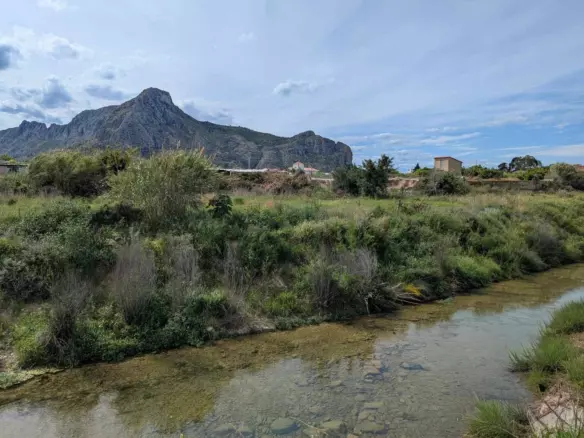 3-bedroom Villa In Els Poblets, Spain (225 M²)