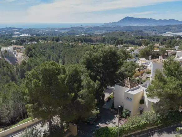 3-bedroom Villa In Altea, Spain (200 M²)