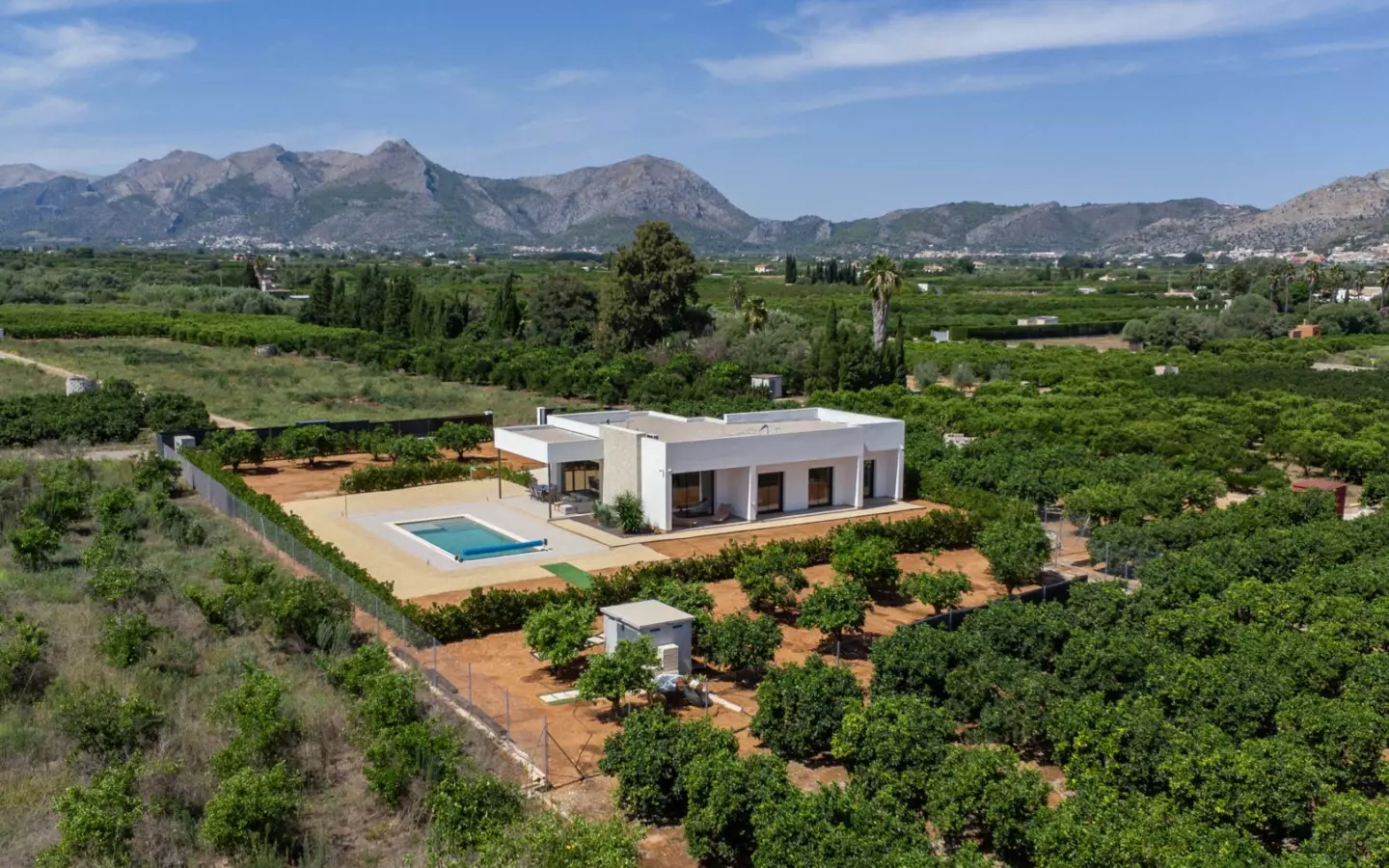 3-bedroom Villa In Pedreguer, Spain (225 M²)