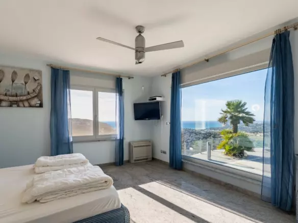 4-bedroom Villa In Moraira, Spain (434 M²)