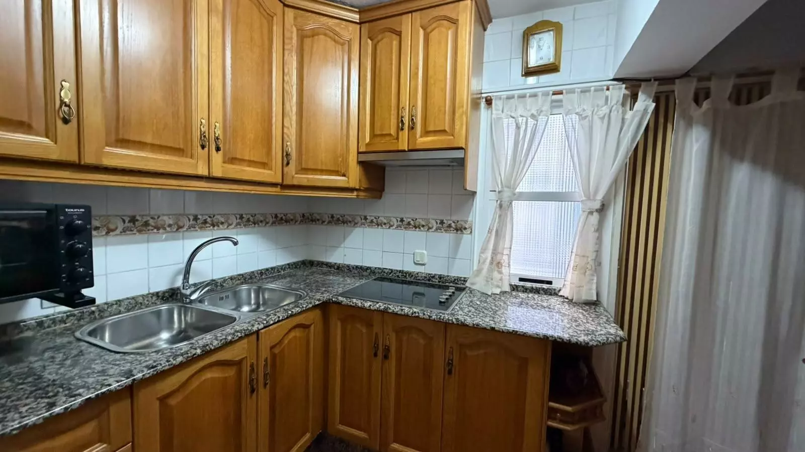 2-2-3f19f3 2-bedroom Flat In Alicante, Spain (76 M²)