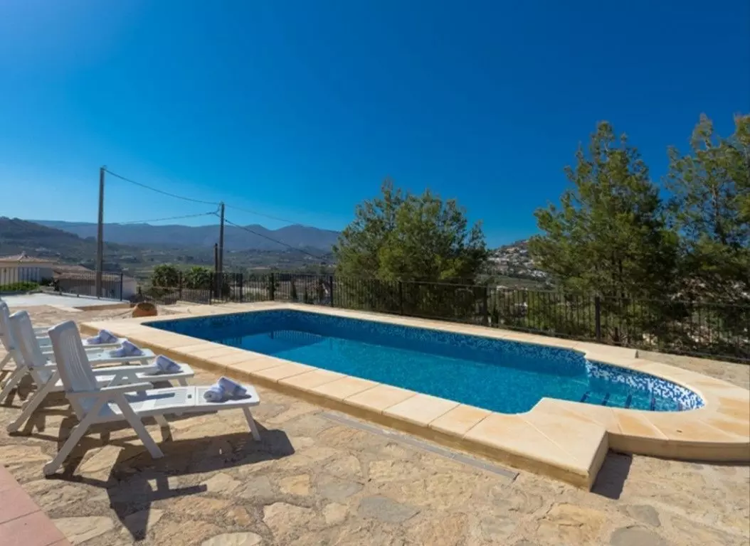 3-bedroom Villa In Calpe, Spain (90 M²)