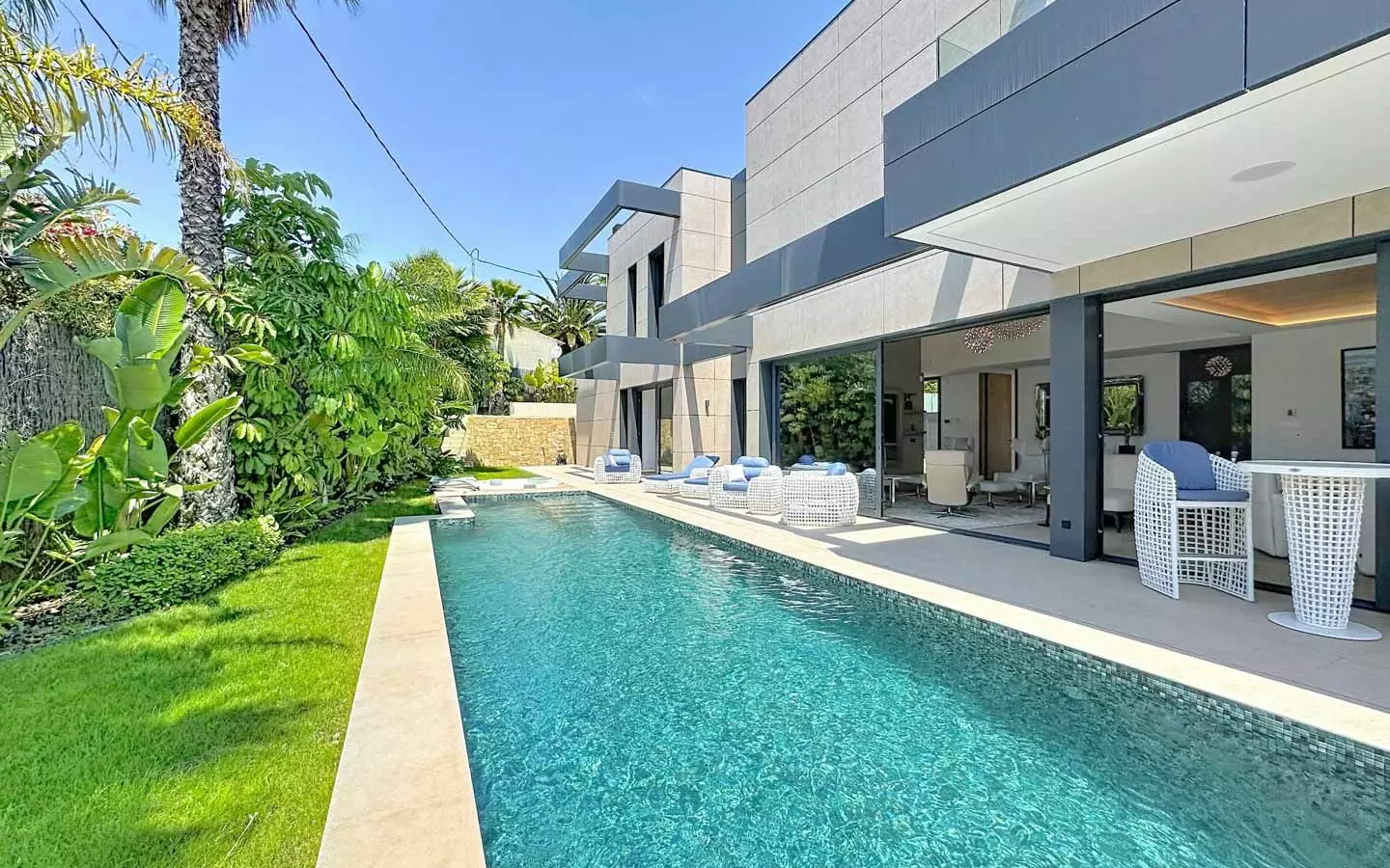 4-bedroom Villa In Calpe, Spain (346 M²)