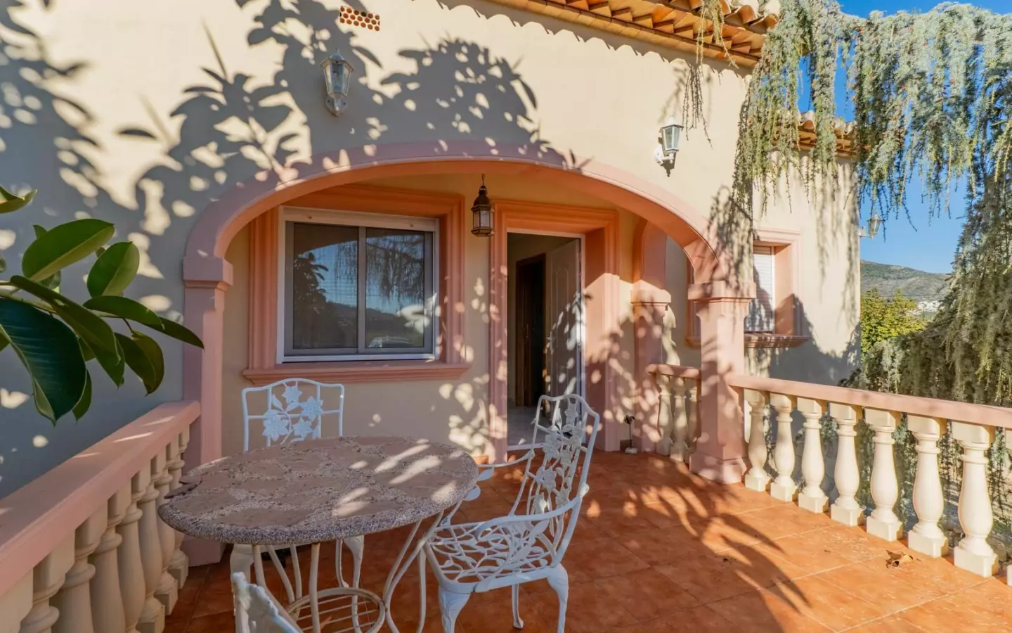 3-bedroom Villa In Jalon – Xalo, Spain (253 M²)