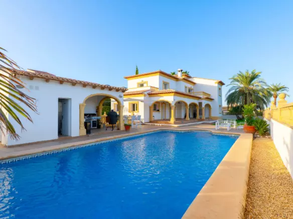 4-bedroom Villa In Beniarbeig, Spain (376 M²)