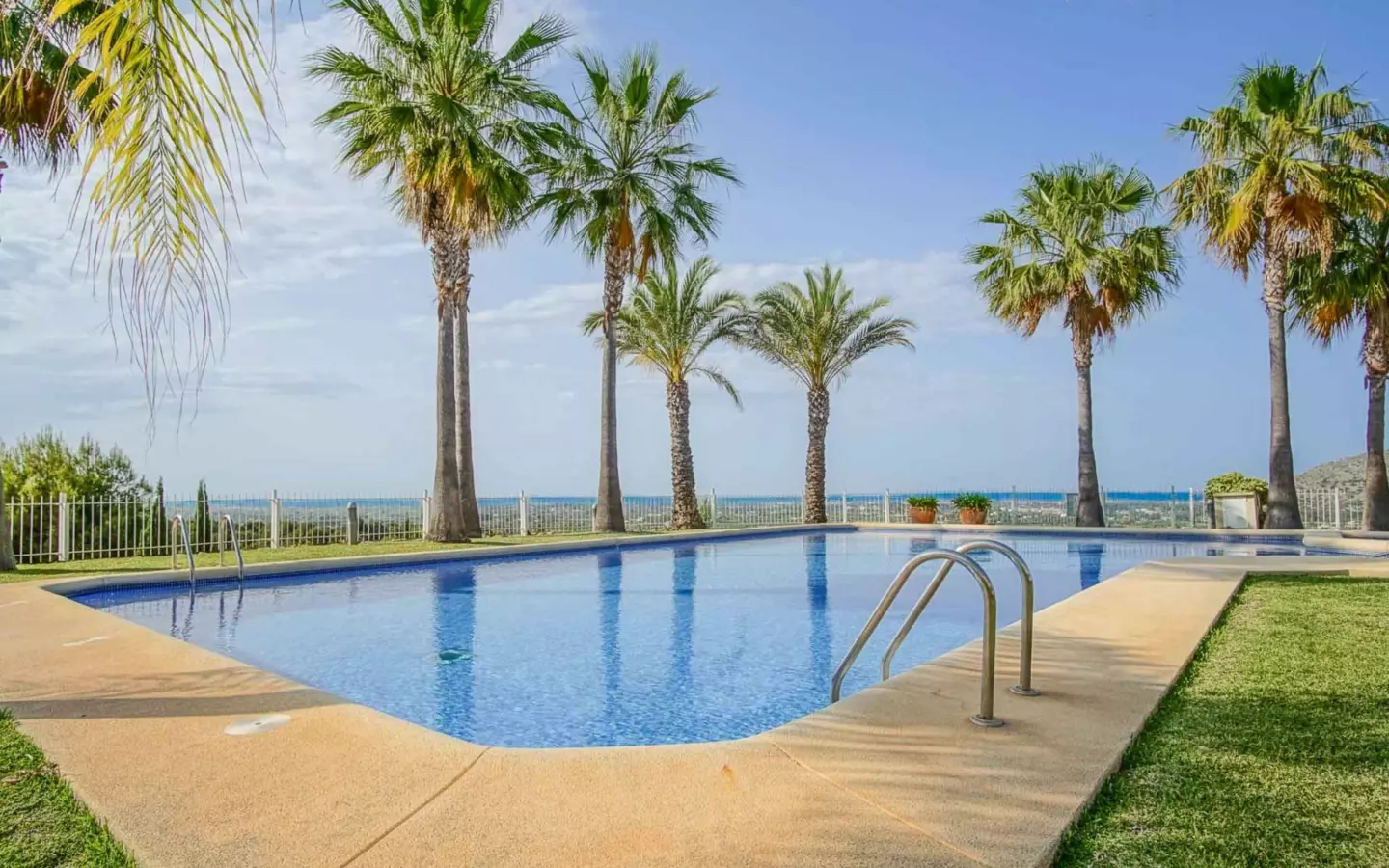 3-bedroom Apartment In Pedreguer, Spain (310 M²)