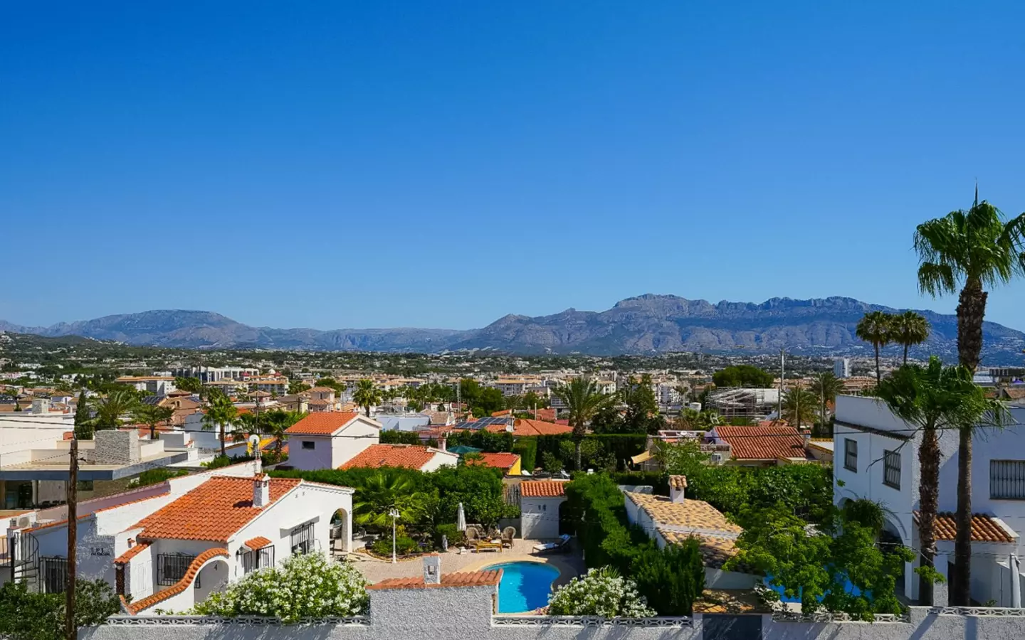 5-bedroom Villa In Alfaz Del Pi, Spain (322 M²)
