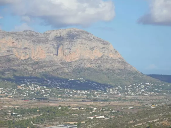 5-bedroom Villa In Pedreguer, Spain (392 M²)
