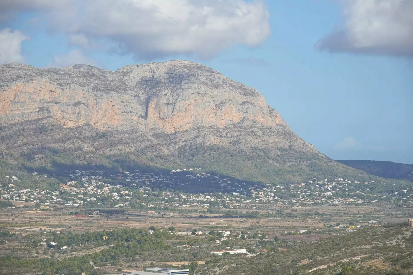 5-bedroom Villa In Pedreguer, Spain (392 M²)