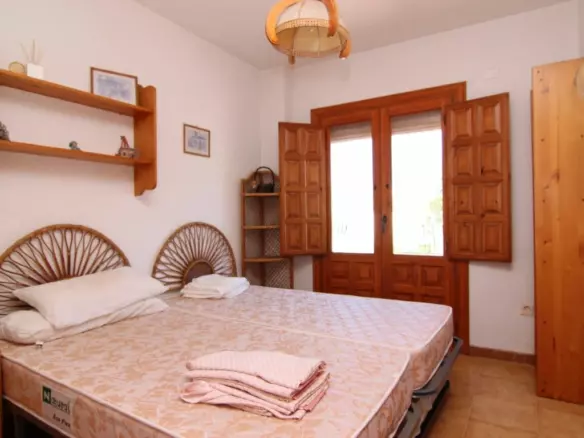5-bedroom Villa In El Rafol D’almunia, Spain (307 M²)