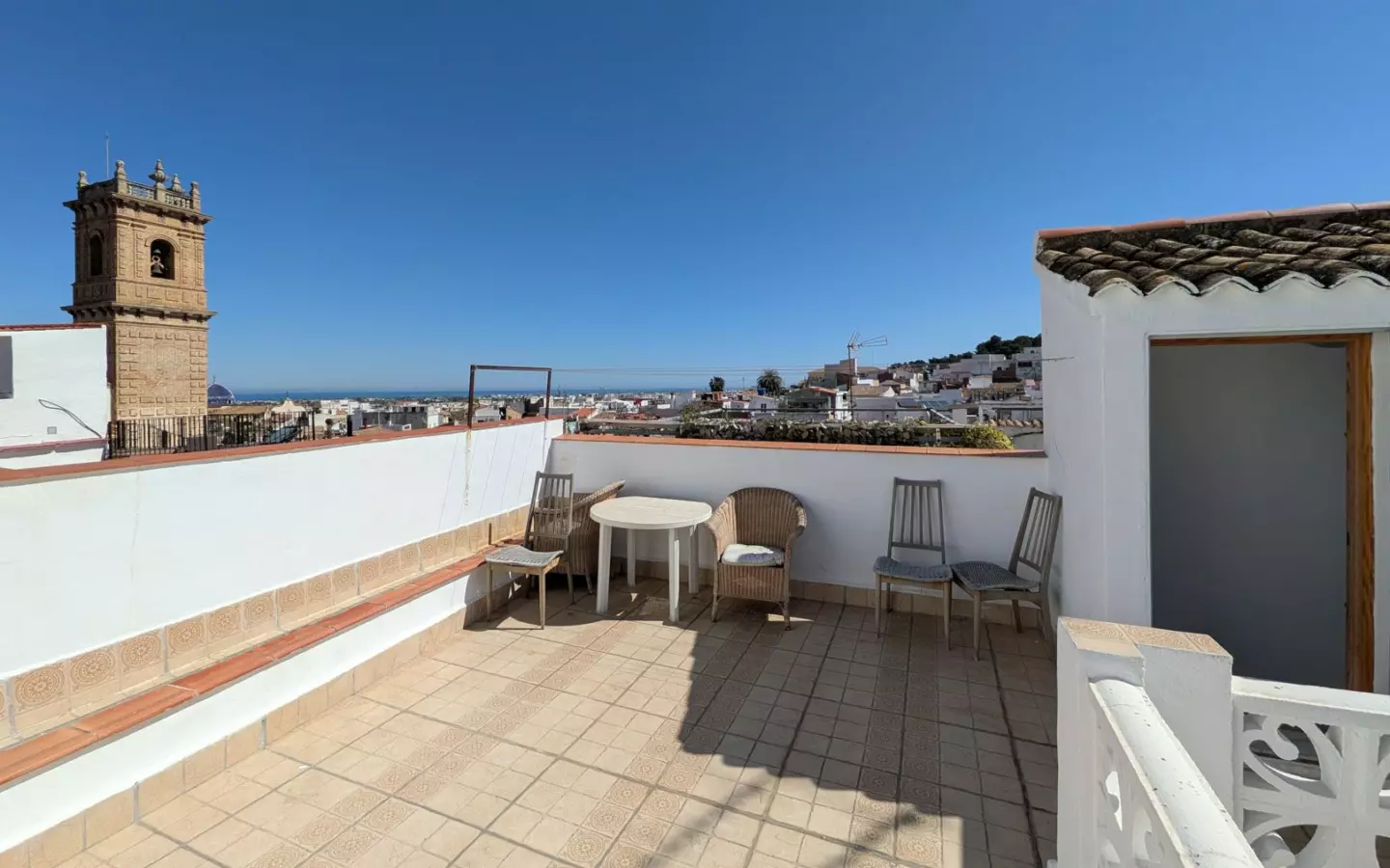 3-bedroom House In Oliva, Spain (289 M²)