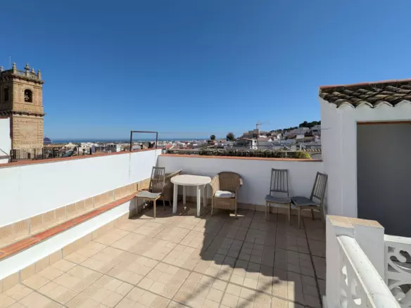3-bedroom House In Oliva, Spain (289 M²)