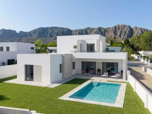 3-bedroom Villa In Beniarbeig, Spain (225 M²)