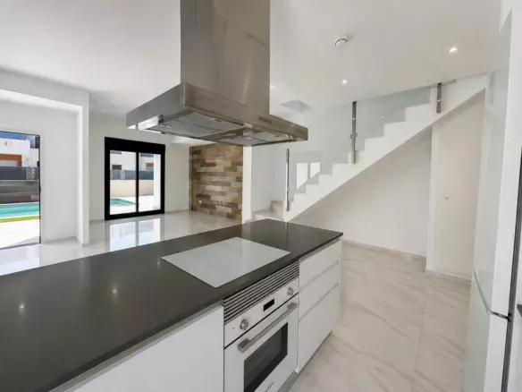 3-bedroom Villa In La Nucía, Spain (123 M²)