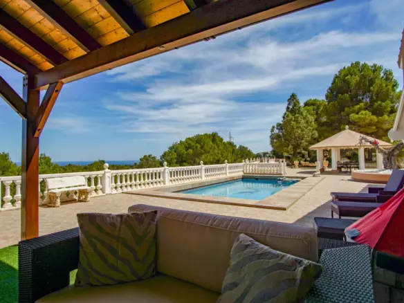 8-bedroom Villa In La Nucía, Spain (900 M²)