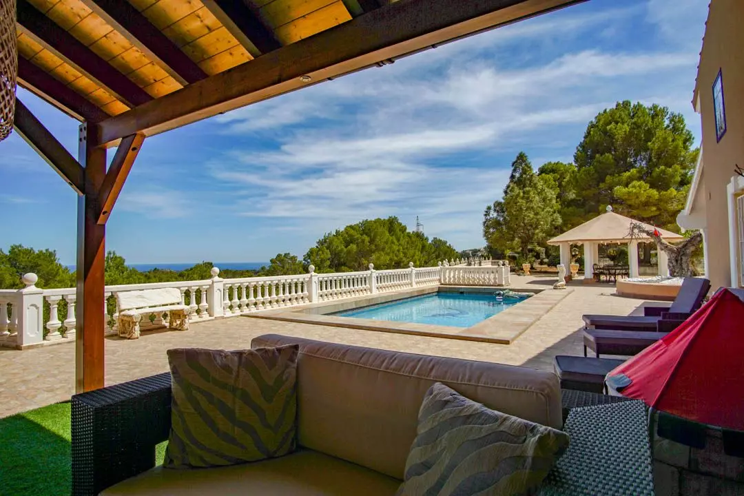 8-bedroom Villa In La Nucía, Spain (900 M²)