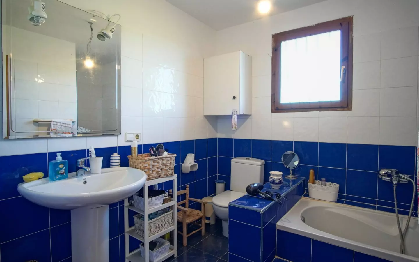 6-bedroom Villa In Pedreguer, Spain (361 M²)