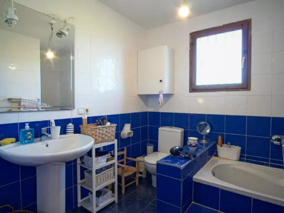 6-bedroom Villa In Pedreguer, Spain (361 M²)