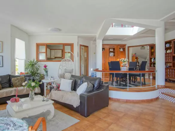 3-bedroom Villa In Altea, Spain (200 M²)