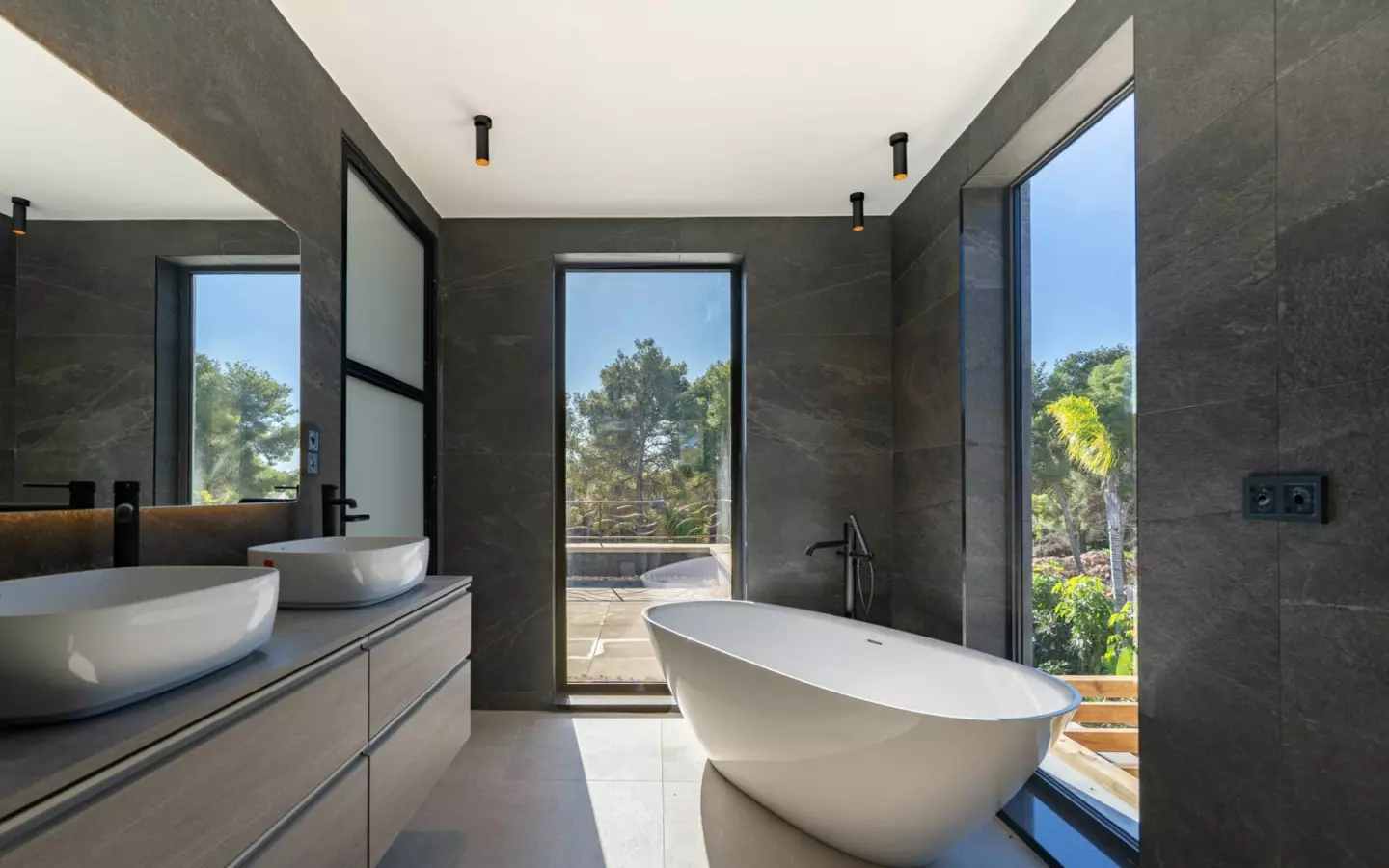 3-bedroom Villa In Jávea – Xàbia, Spain (471 M²)