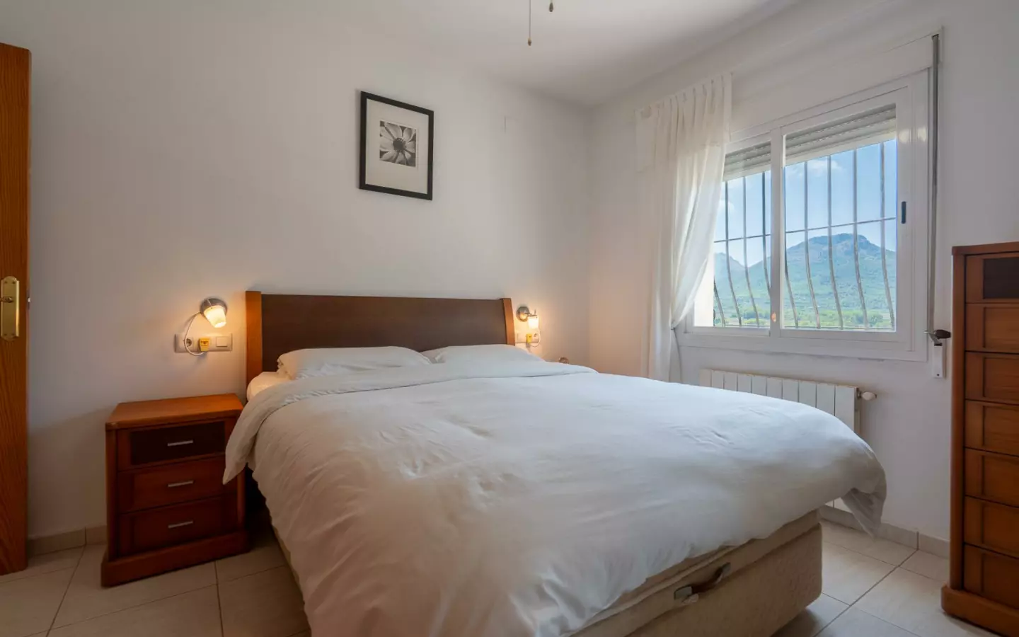 5-bedroom Villa In Jalon – Xalo, Spain (229 M²)