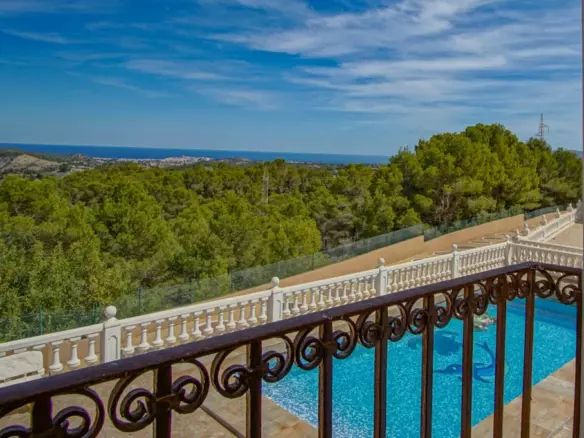 8-bedroom Villa In La Nucía, Spain (900 M²)