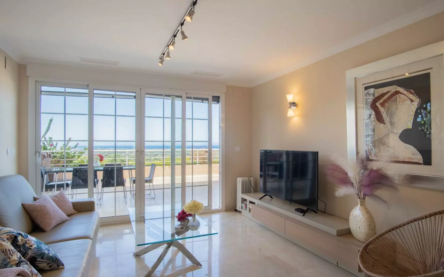 3-bedroom Apartment In Pedreguer, Spain (310 M²)