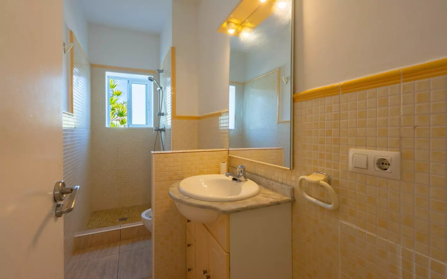 2-bedroom Villa In Benitachell, Spain (202 M²)