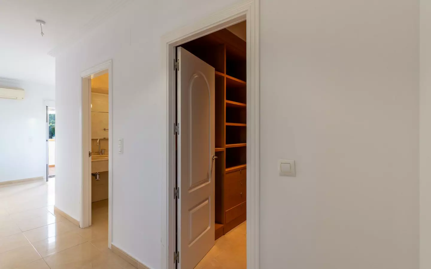 4-bedroom Villa In Beniarbeig, Spain (376 M²)