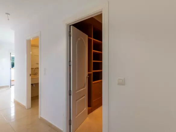 4-bedroom Villa In Beniarbeig, Spain (376 M²)