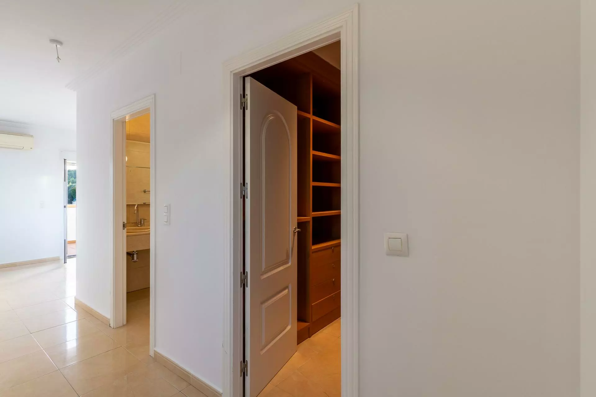 4-bedroom Villa In Beniarbeig, Spain (376 M²)