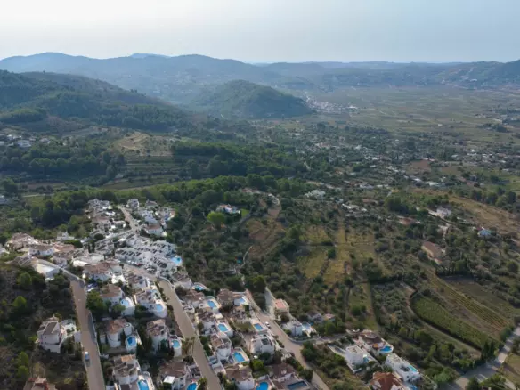 Plot In Jalon – Xalo, Spain (653 M² Plot)