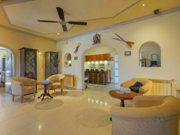 3-bedroom Villa In Calpe, Spain (529 M²)