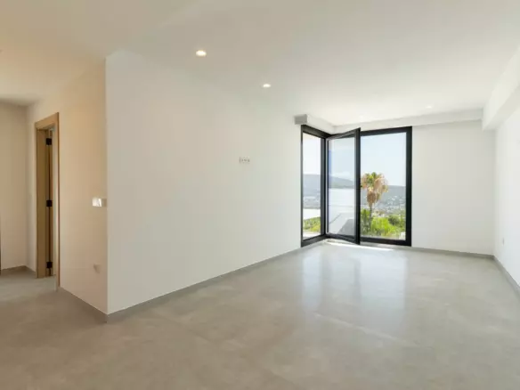3-bedroom Villa In Moraira, Spain (310 M²)